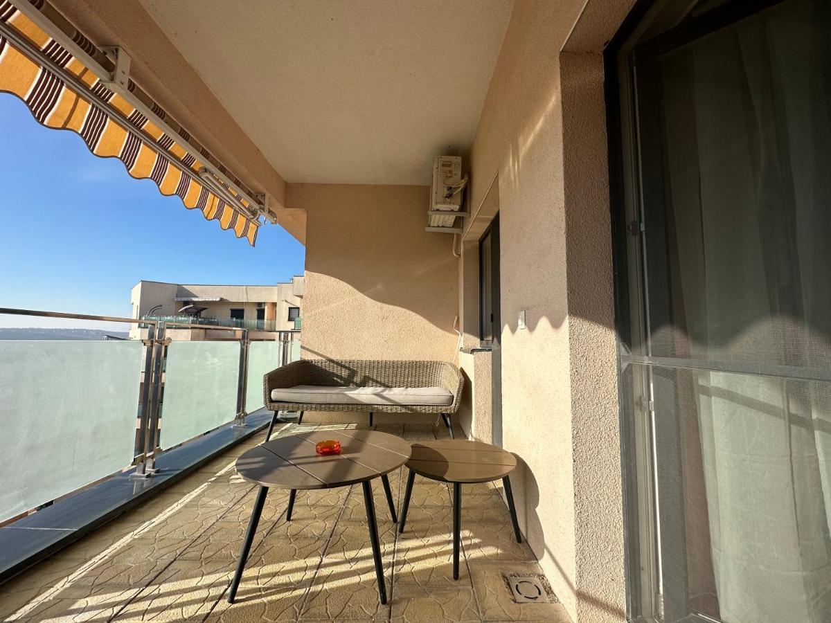 Apartment Bellevue / Rare Find In Copou Iasi