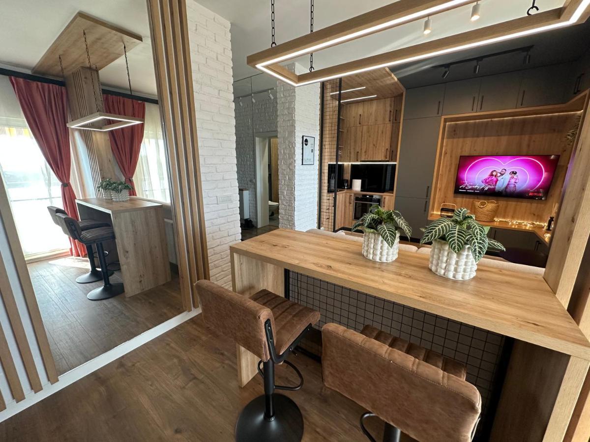 Apartment Bellevue / Rare Find In Copou Iasi