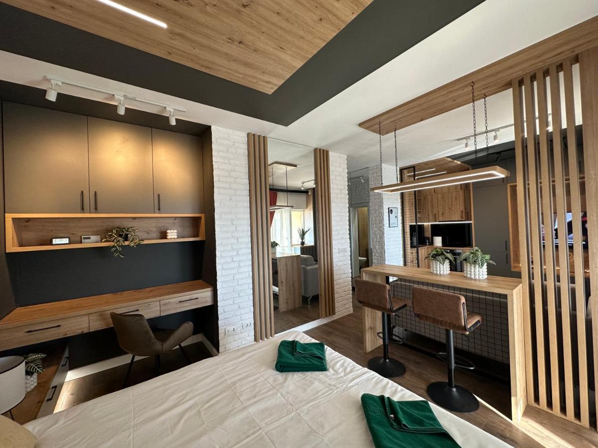Apartment Bellevue / Rare Find In Copou *